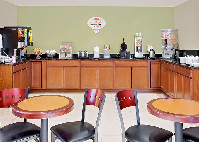 Best Hotels Near Canton, Michigan