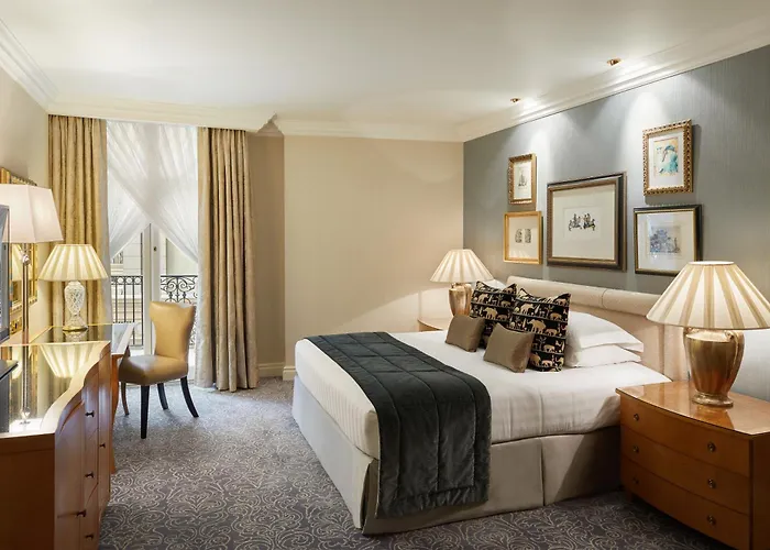 Top Hotels on Edgware Road for Every Traveler