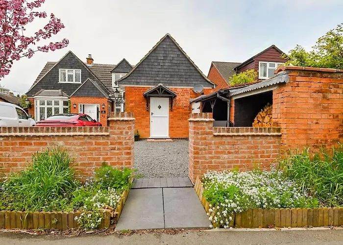 Top Hotels in Hinckley Offering Excellent Amenities