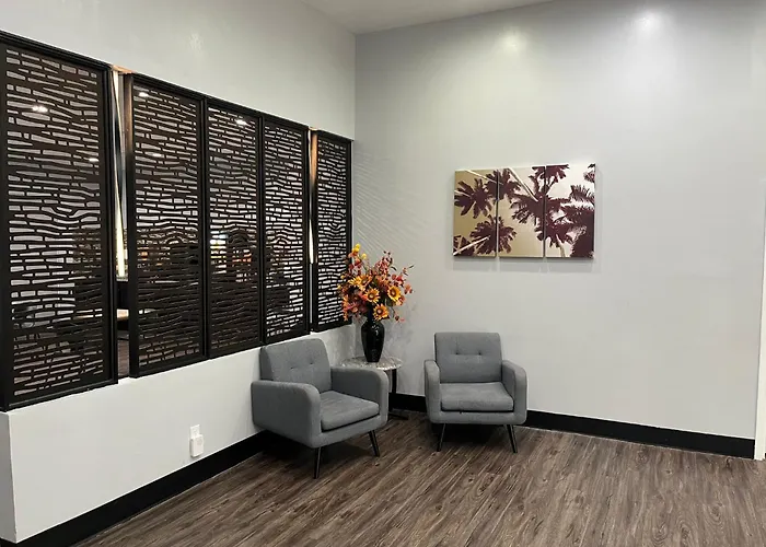 Best Hotels Close to Sanford Hospital in Fargo